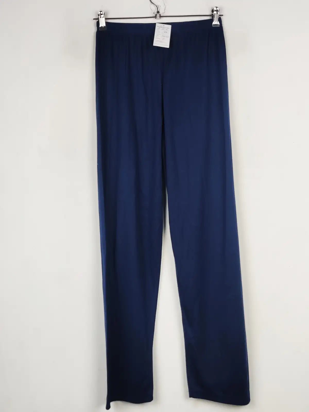 Buy online pre-used pre-loved 100% authentic & Original branded Unknown Brand (T-2545) available in Pakistan. Top international brands avilable.