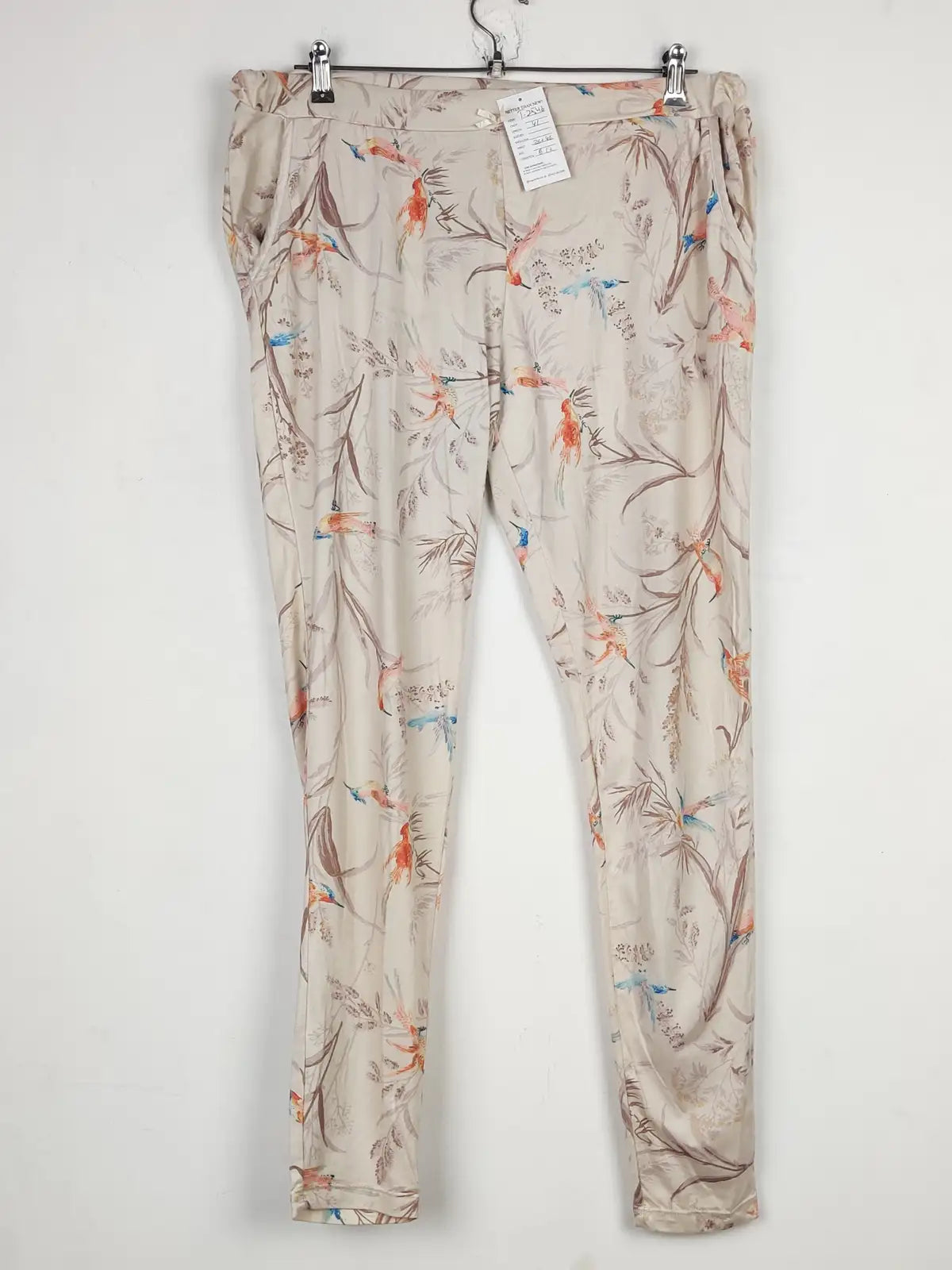 Buy online pre-used pre-loved 100% authentic & Original branded Love To Lounge (T-2546) available in Pakistan. Top international brands avilable.
