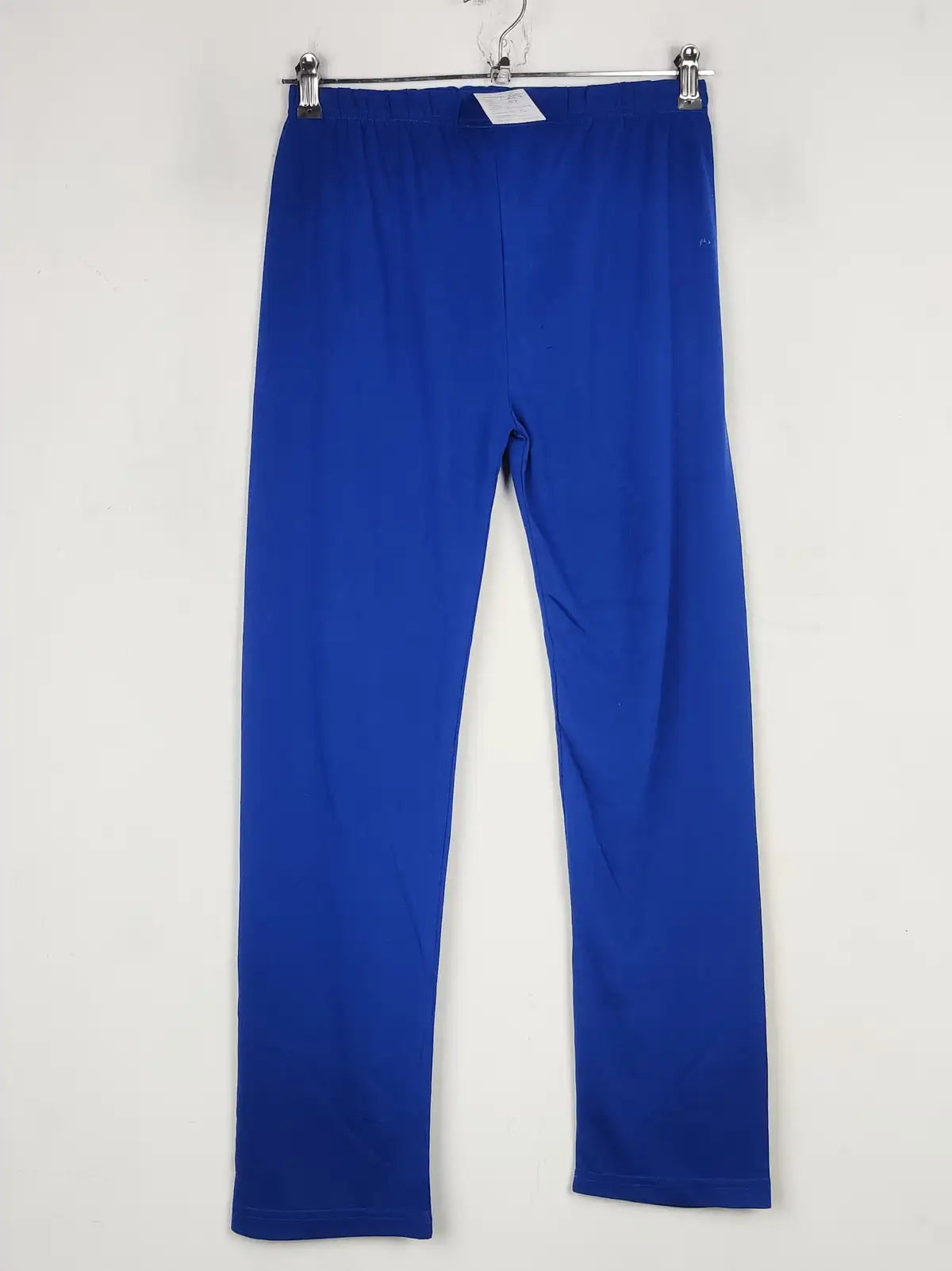 Buy online pre-used pre-loved 100% authentic & Original branded Unknown Brand (T-2559) available in Pakistan. Top international brands avilable.