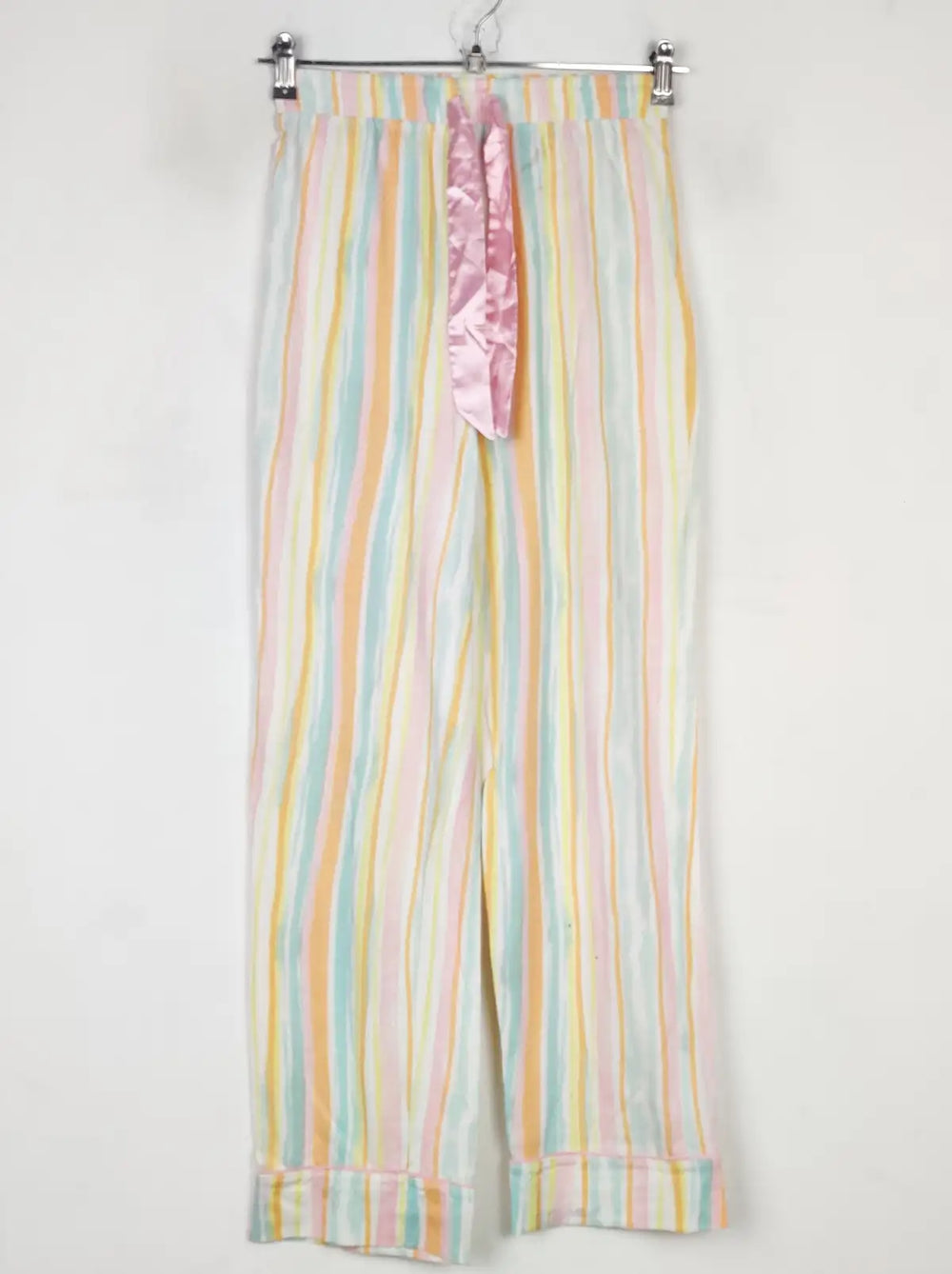 Buy online pre-used pre-loved 100% authentic & Original branded George (T-2593) available in Pakistan. Top international brands avilable.