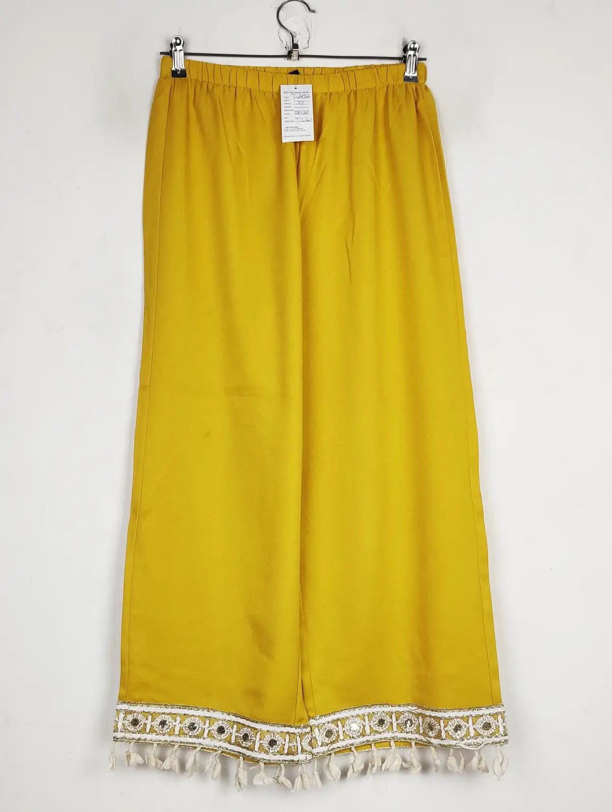 Buy online pre-used pre-loved 100% authentic & Original branded Shein (T-2692) available in Pakistan. Top international brands avilable.