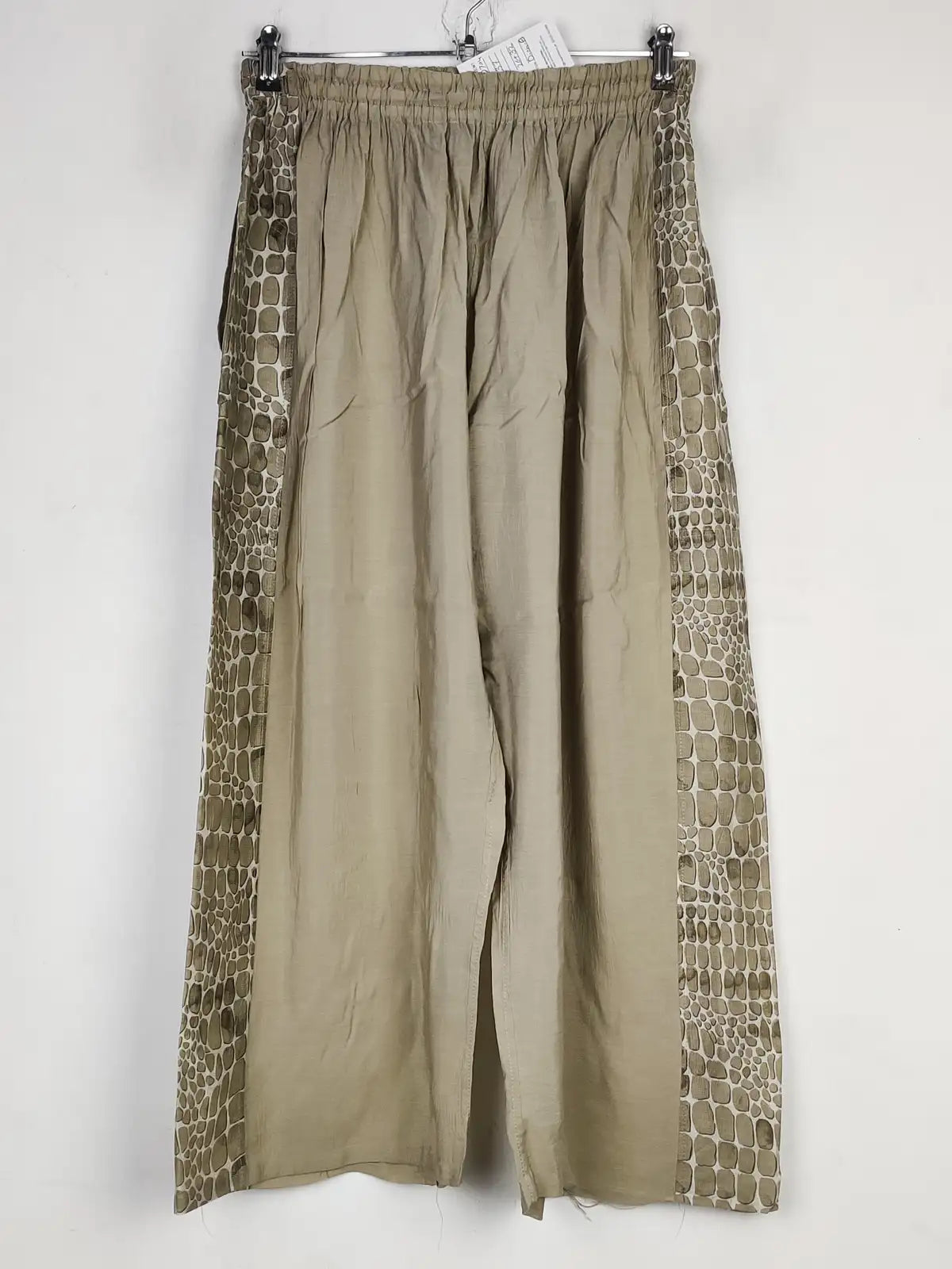 Buy online pre-used pre-loved 100% authentic & Original branded Hampstead Bazaar (T-2704) available in Pakistan. Top international brands avilable.