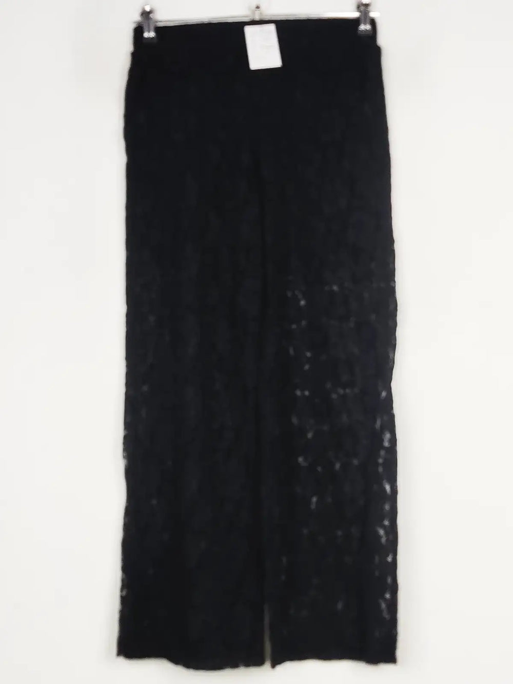 Buy online pre-used pre-loved 100% authentic & Original branded Vero Moda (T-2794) available in Pakistan. Top international brands avilable.
