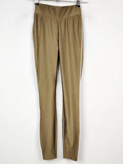 Buy online pre-used pre-loved 100% authentic & Original branded Eksept (T-279) available in Pakistan. Top international brands avilable.