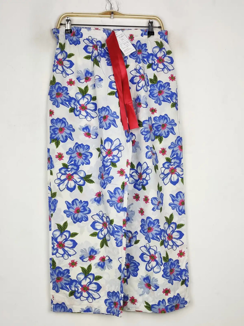 Buy online pre-used pre-loved 100% authentic & Original branded Zara (T-2817) available in Pakistan. Top international brands avilable.
