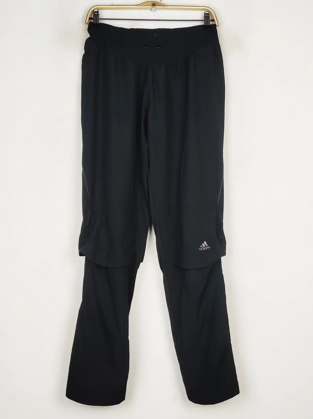 Buy online pre-used pre-loved 100% authentic & Original branded Adidas (T-2853) available in Pakistan. Top international brands avilable.