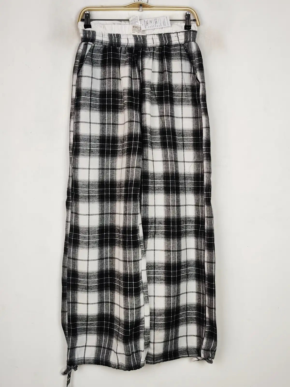Buy online pre-used pre-loved 100% authentic & Original branded Shein (T-2942) available in Pakistan. Top international brands avilable.