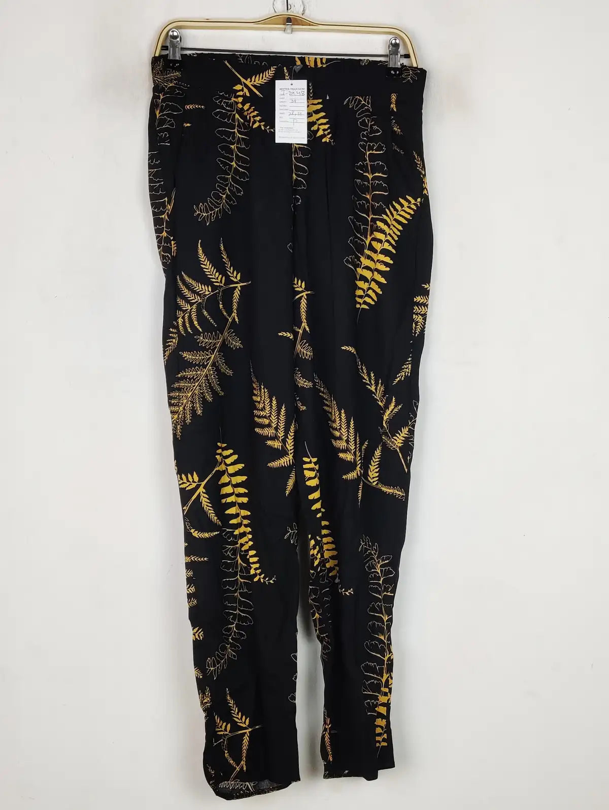 Buy online pre-used pre-loved 100% authentic & Original branded Bonmarche (T-2948) available in Pakistan. Top international brands avilable.
