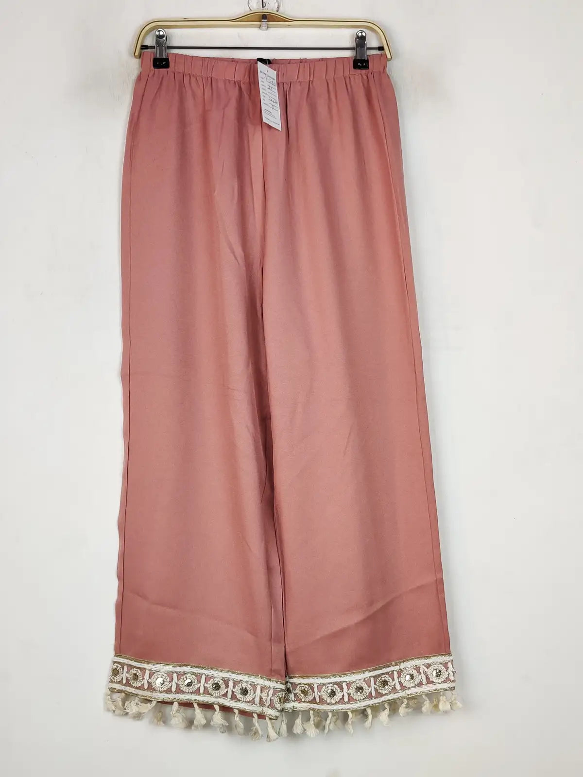 Buy online pre-used pre-loved 100% authentic & Original branded Shein (T-2964) available in Pakistan. Top international brands avilable.