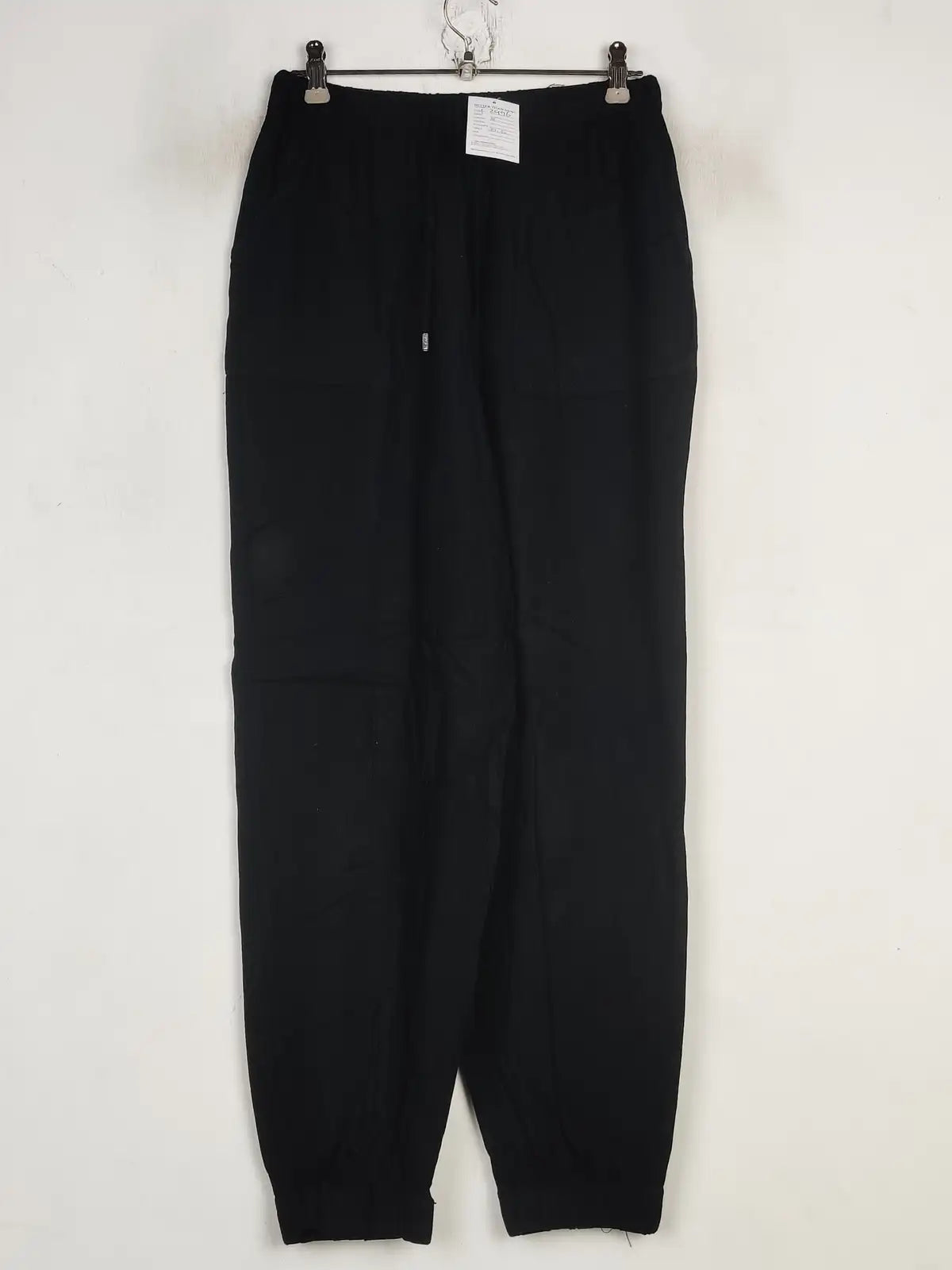 Buy online pre-used pre-loved 100% authentic & Original branded H&M (T-2976) available in Pakistan. Top international brands avilable.