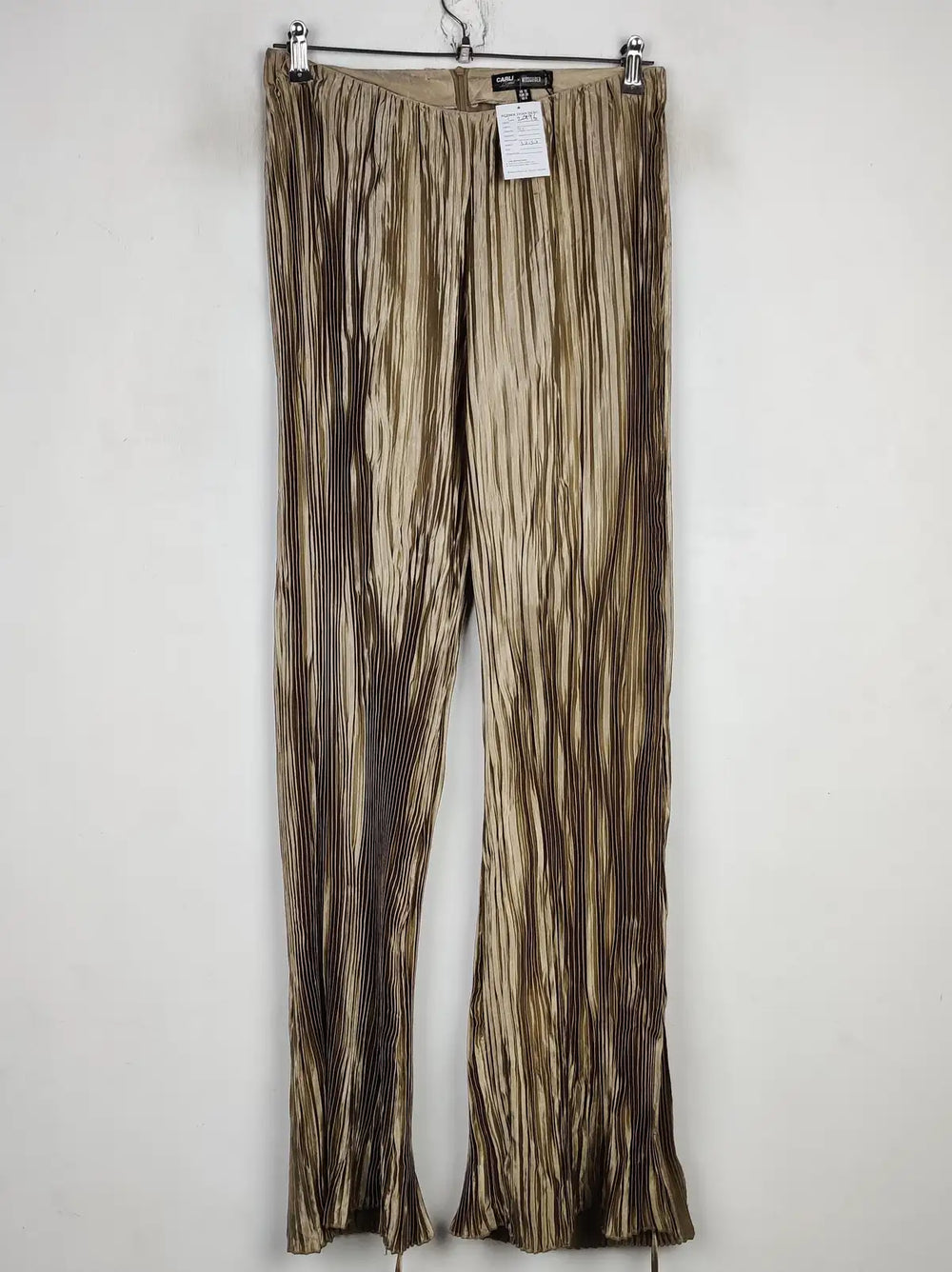 Buy online pre-used pre-loved 100% authentic & Original branded Missguided (T-2996) available in Pakistan. Top international brands avilable.