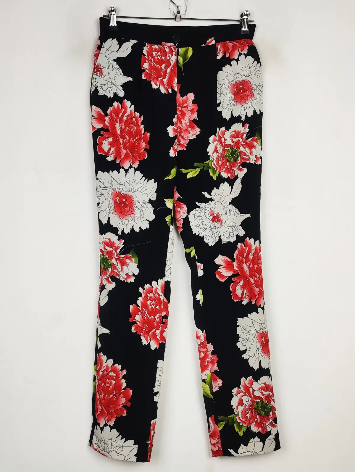 Buy online pre-used pre-loved 100% authentic & Original branded Tu (T-2999) available in Pakistan. Top international brands avilable.