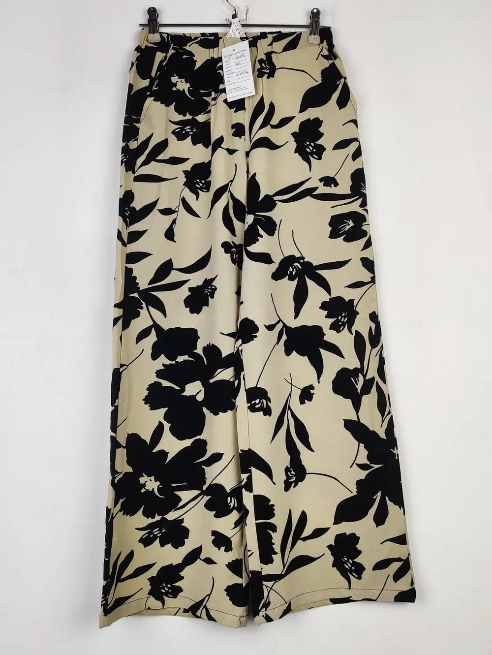 Buy online pre-used pre-loved 100% authentic & Original branded Shein (T-3009) available in Pakistan. Top international brands avilable.