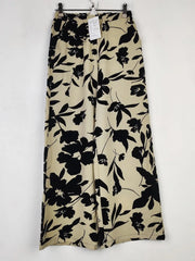 Buy online pre-used pre-loved 100% authentic & Original branded Shein (T-3009) available in Pakistan. Top international brands avilable.