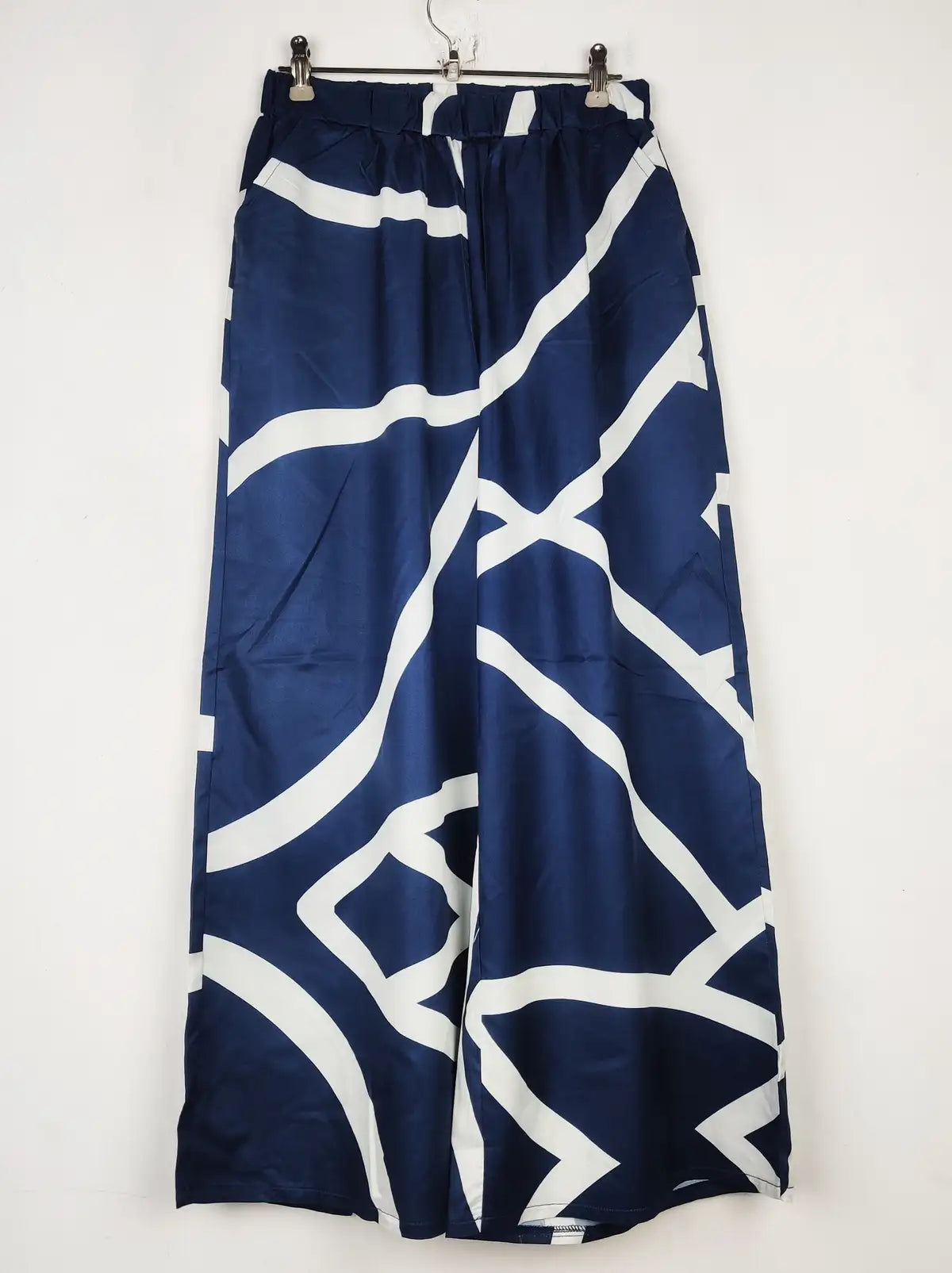 Buy online pre-used pre-loved 100% authentic & Original branded Shein (T-3024) available in Pakistan. Top international brands avilable.