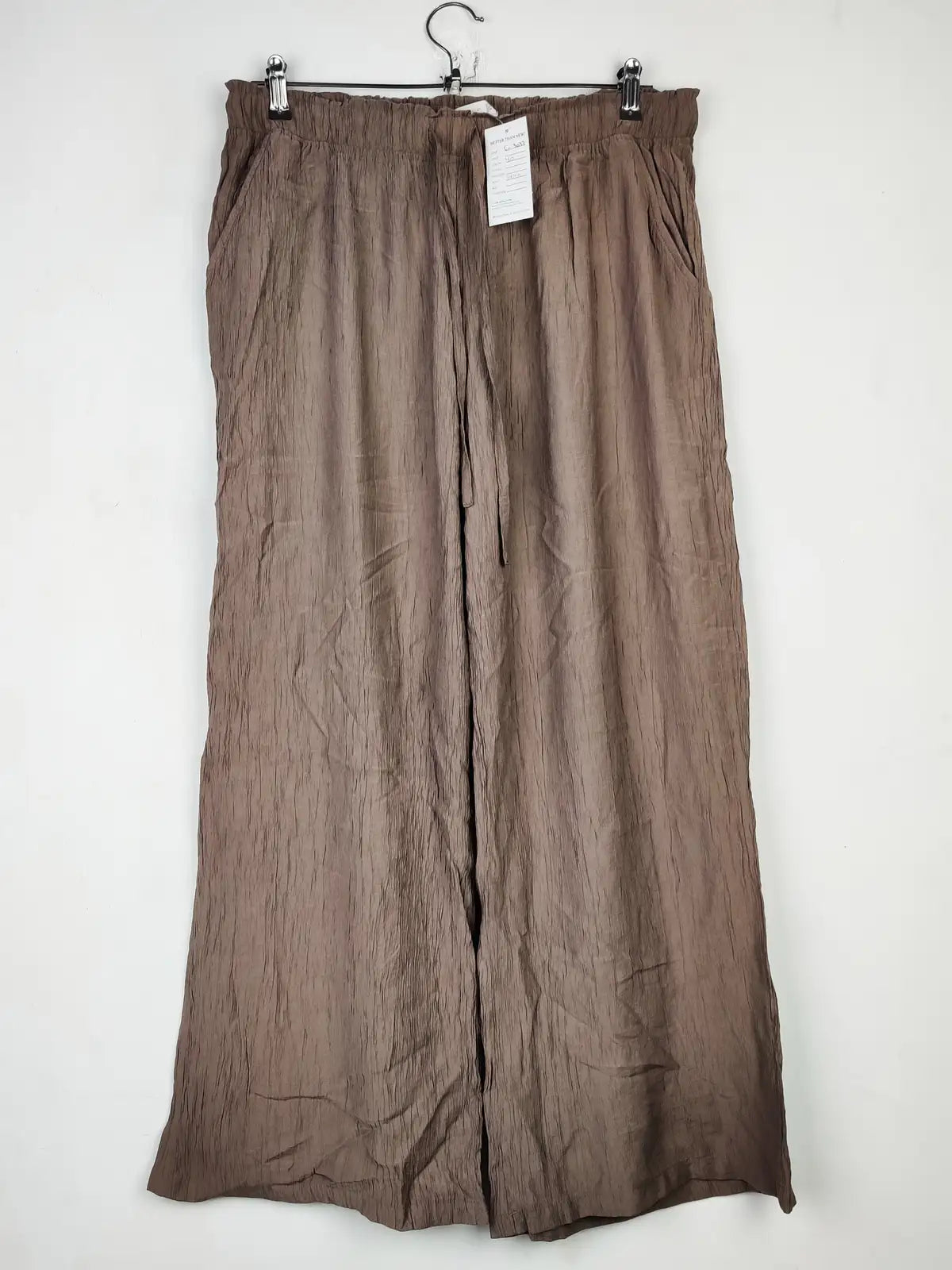 Buy online pre-used pre-loved 100% authentic & Original branded Primark (T-3037) available in Pakistan. Top international brands avilable.