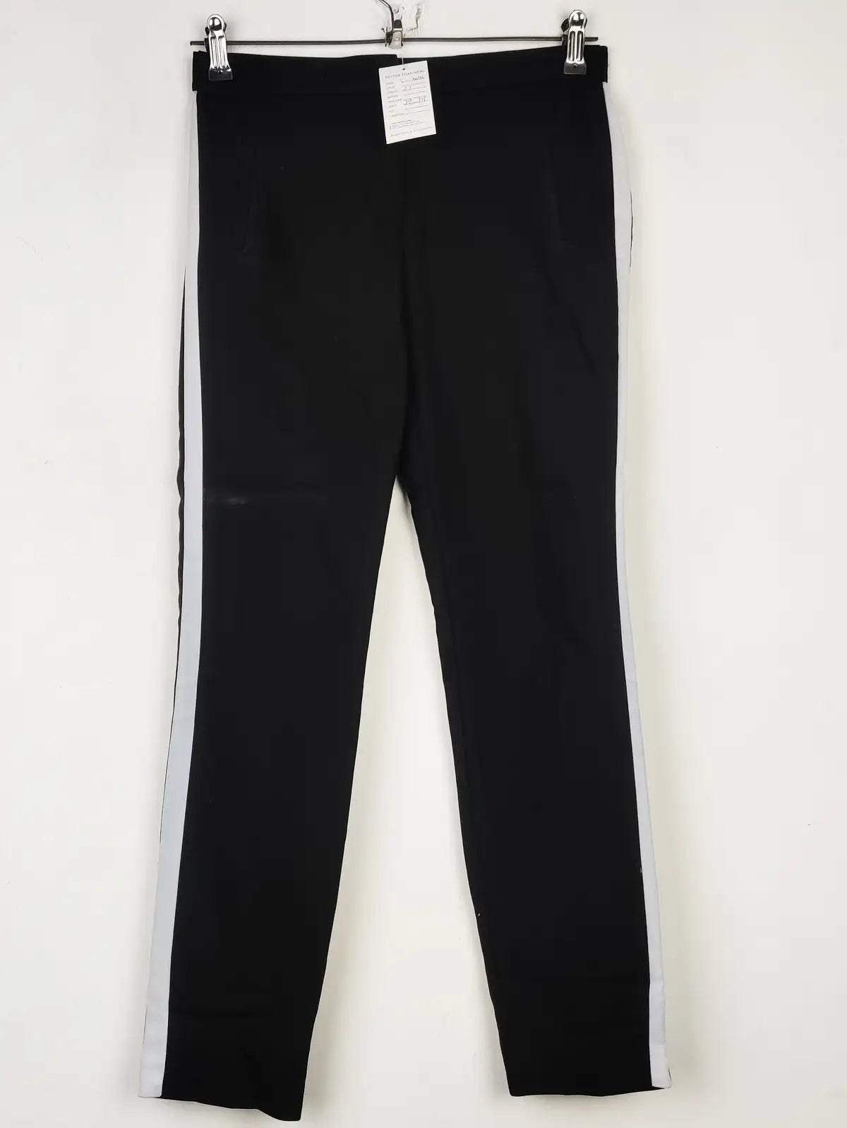 Buy online pre-used pre-loved 100% authentic & Original branded Zara (T-3046) available in Pakistan. Top international brands avilable.