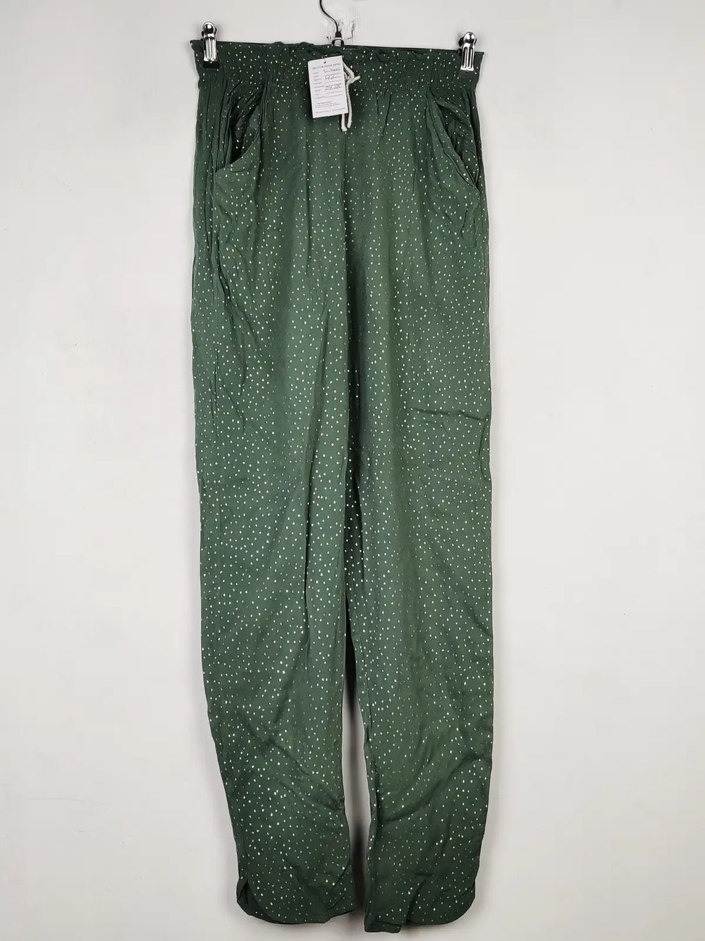Buy online pre-used pre-loved 100% authentic & Original branded H&M (T-3065) available in Pakistan. Top international brands avilable.