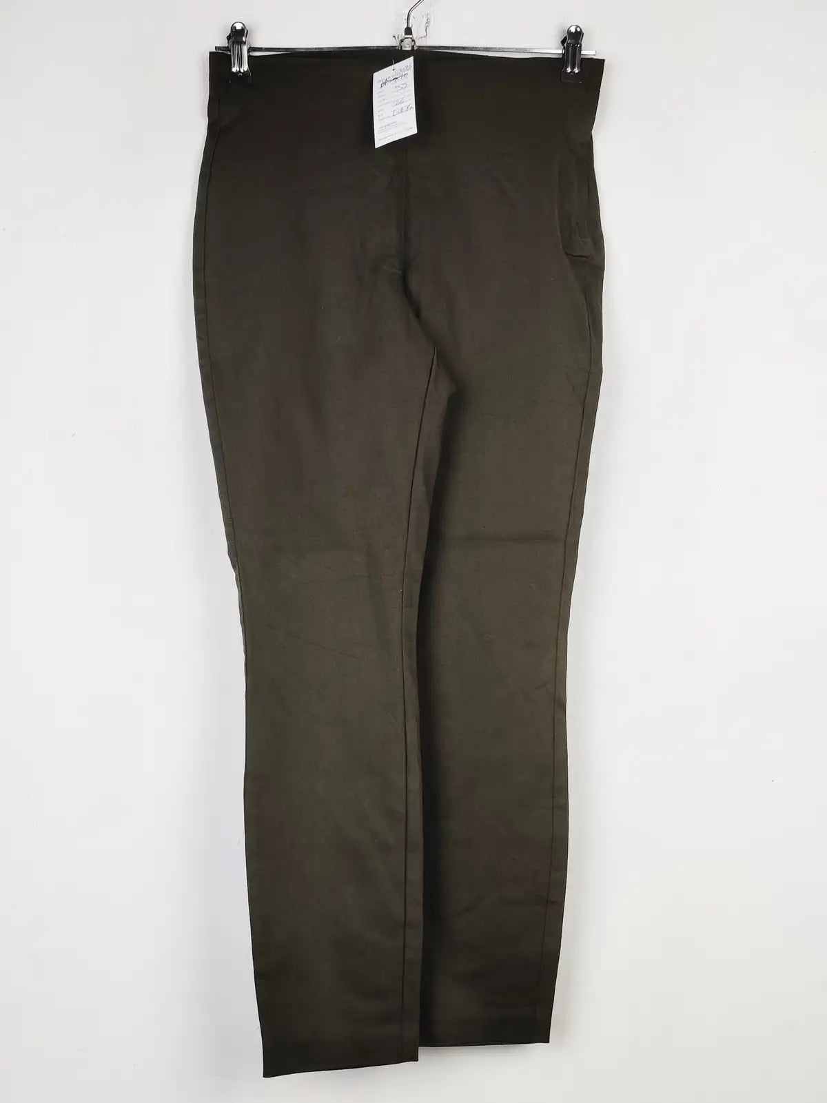 Buy online pre-used pre-loved 100% authentic & Original branded H&M (T-3085) available in Pakistan. Top international brands avilable.