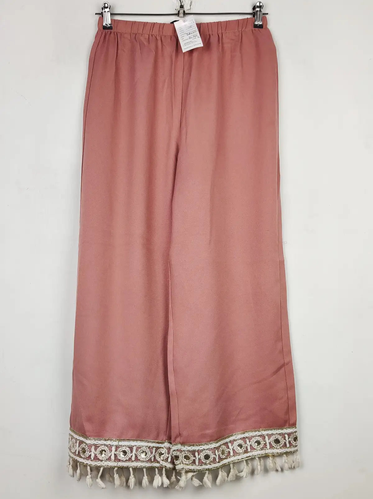 Buy online pre-used pre-loved 100% authentic & Original branded Shein (T-3117) available in Pakistan. Top international brands avilable.