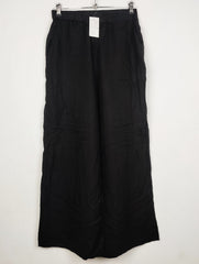 Buy online pre-used pre-loved 100% authentic & Original branded H&M (T-3129) available in Pakistan. Top international brands avilable.