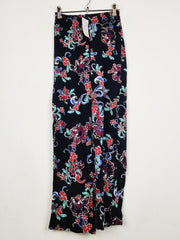Buy online pre-used pre-loved 100% authentic & Original branded Marks & Spencer (T-3130) available in Pakistan. Top international brands avilable.