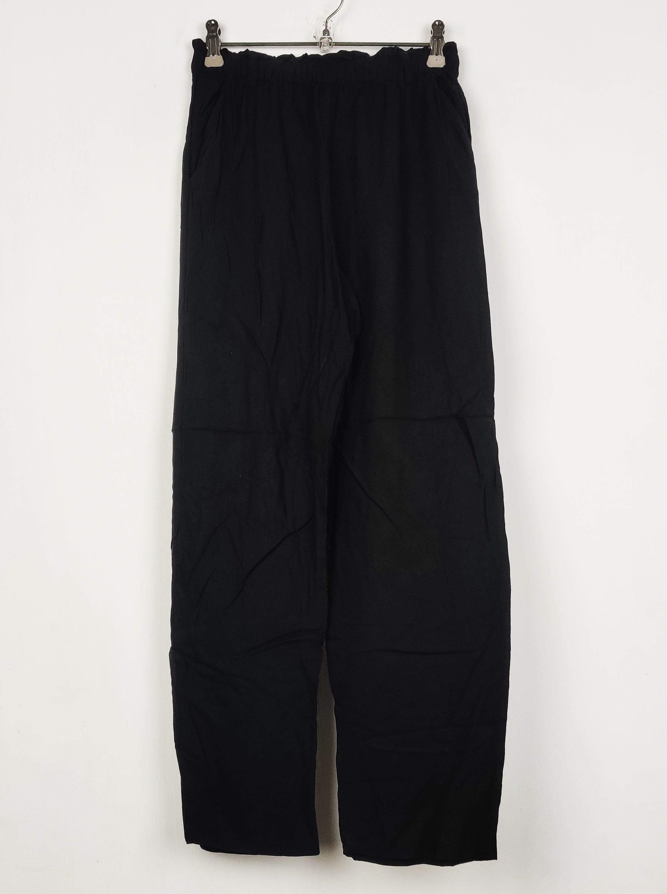 Buy online pre-used pre-loved 100% authentic & Original branded H&M (T-3134) available in Pakistan. Top international brands avilable.