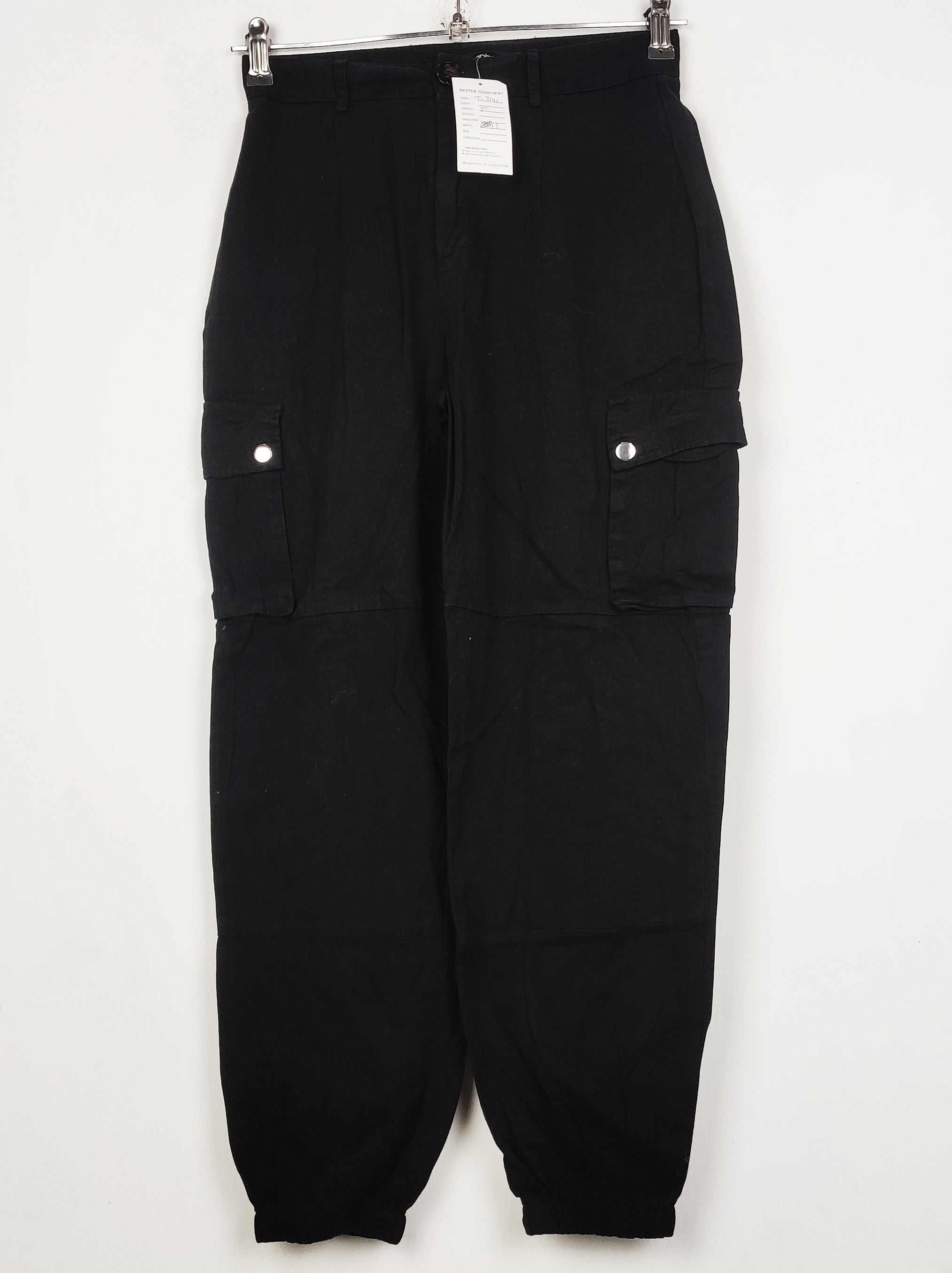 Buy online pre-used pre-loved 100% authentic & Original branded Zara (T-3142) available in Pakistan. Top international brands avilable.