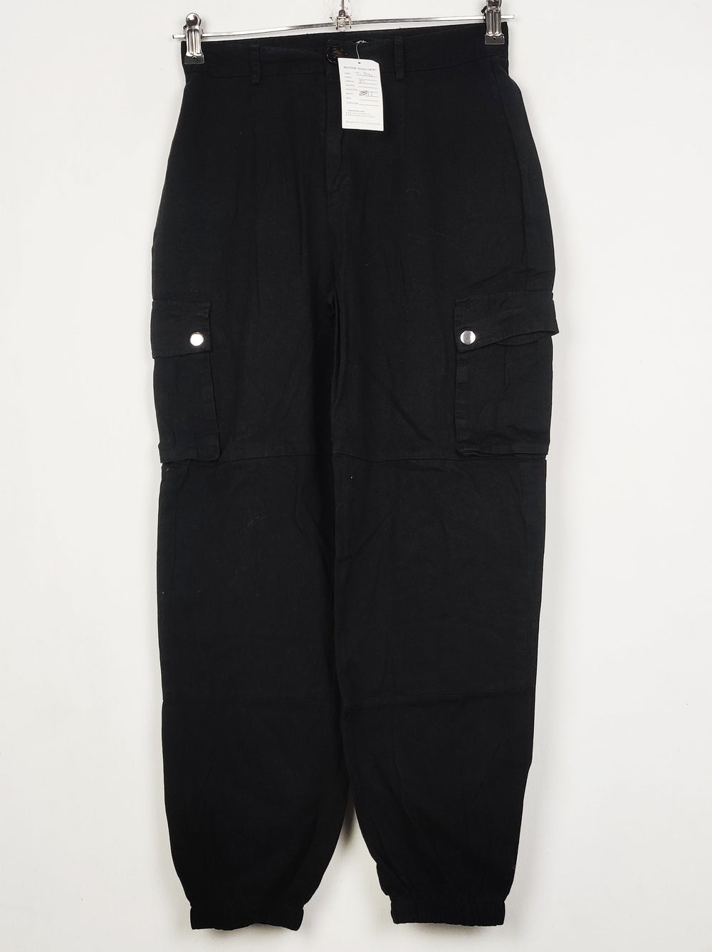 Buy online pre-used pre-loved 100% authentic & Original branded Zara (T-3142) available in Pakistan. Top international brands avilable.