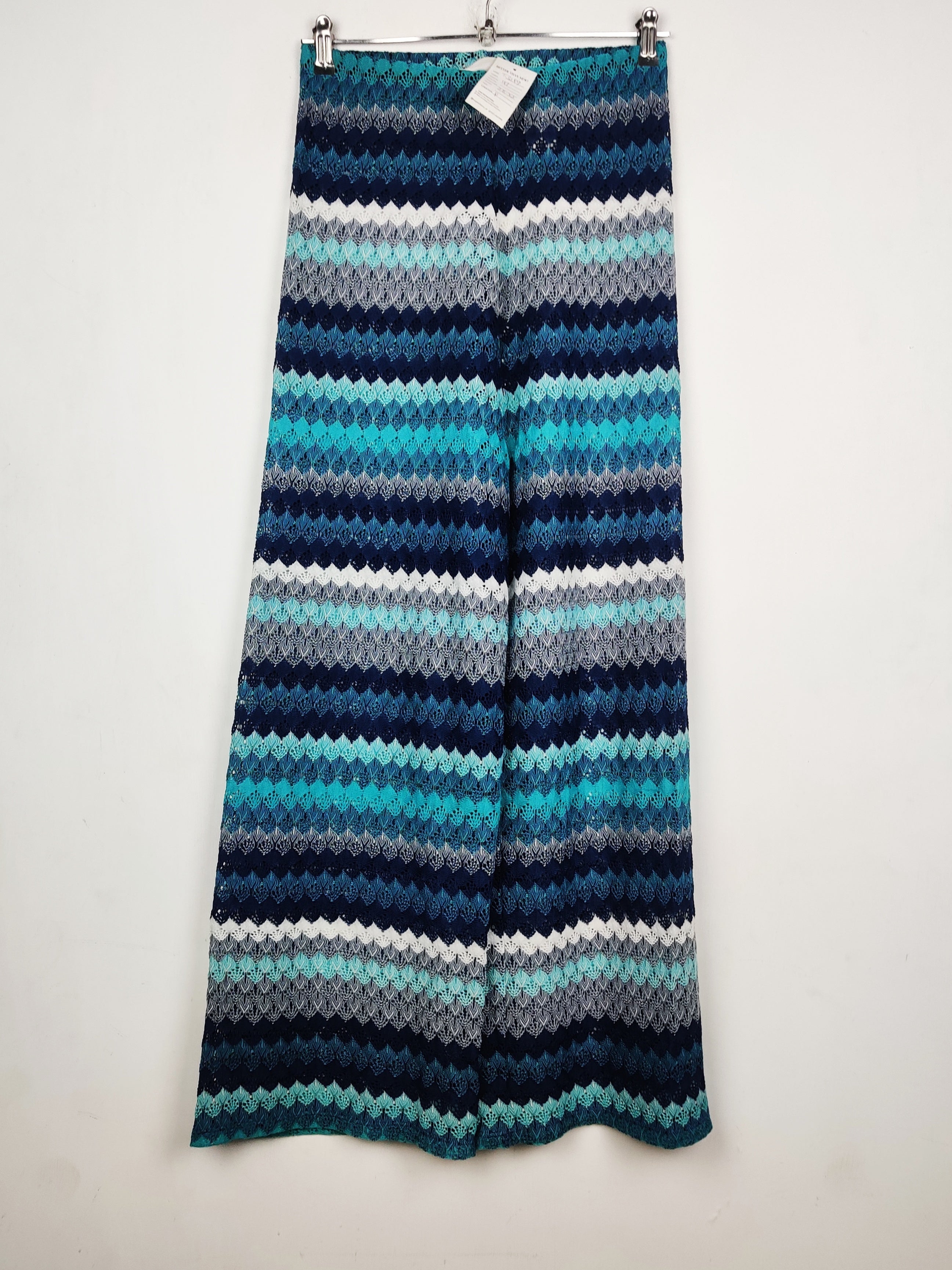 Buy online pre-used pre-loved 100% authentic & Original branded Primark (T-3159) available in Pakistan. Top international brands avilable.
