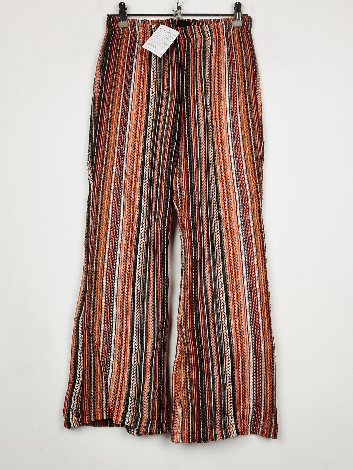 Buy online pre-used pre-loved 100% authentic & Original branded Urban Outfitter (T-3173) available in Pakistan. Top international brands avilable.