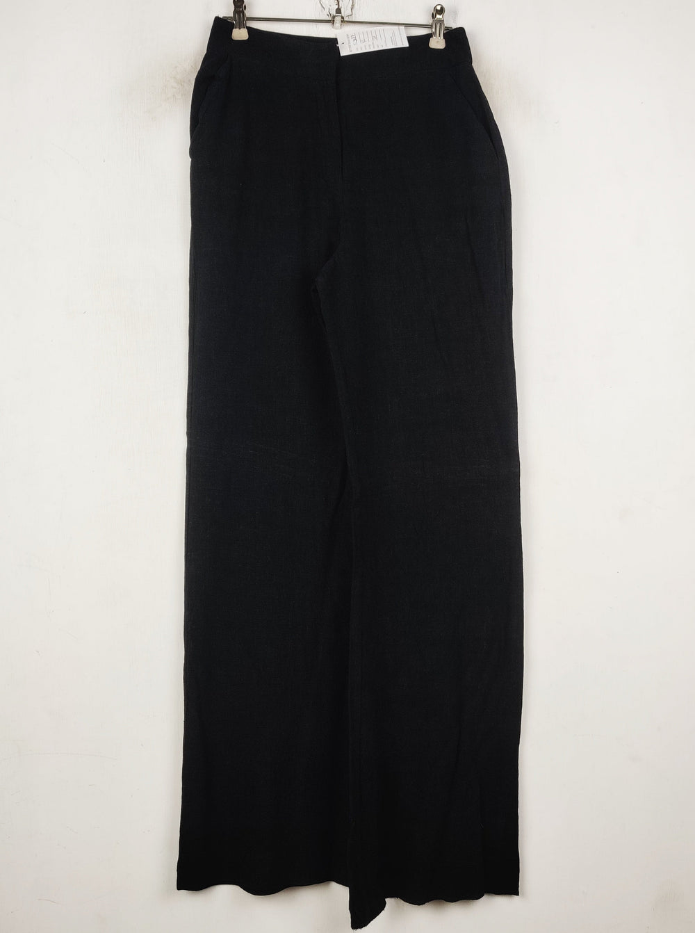 Buy online pre-used pre-loved 100% authentic & Original branded Asos (T-3187) available in Pakistan. Top international brands avilable.