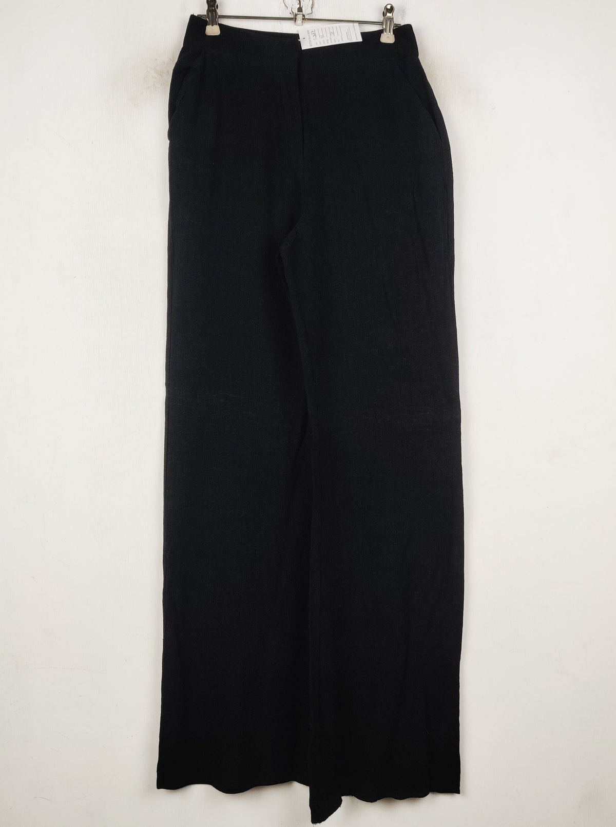 Buy online pre-used pre-loved 100% authentic & Original branded Asos (T-3187) available in Pakistan. Top international brands avilable.