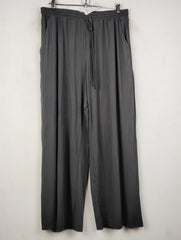 Buy online pre-used pre-loved 100% authentic & Original branded Shein (T-3188) available in Pakistan. Top international brands avilable.