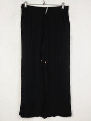 Buy online pre-used pre-loved 100% authentic & Original branded Primark (T-3249) available in Pakistan. Top international brands avilable.