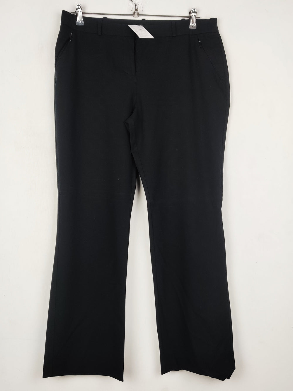 Buy online pre-used pre-loved 100% authentic & Original branded Dunnes Store (T-3256) available in Pakistan. Top international brands avilable.