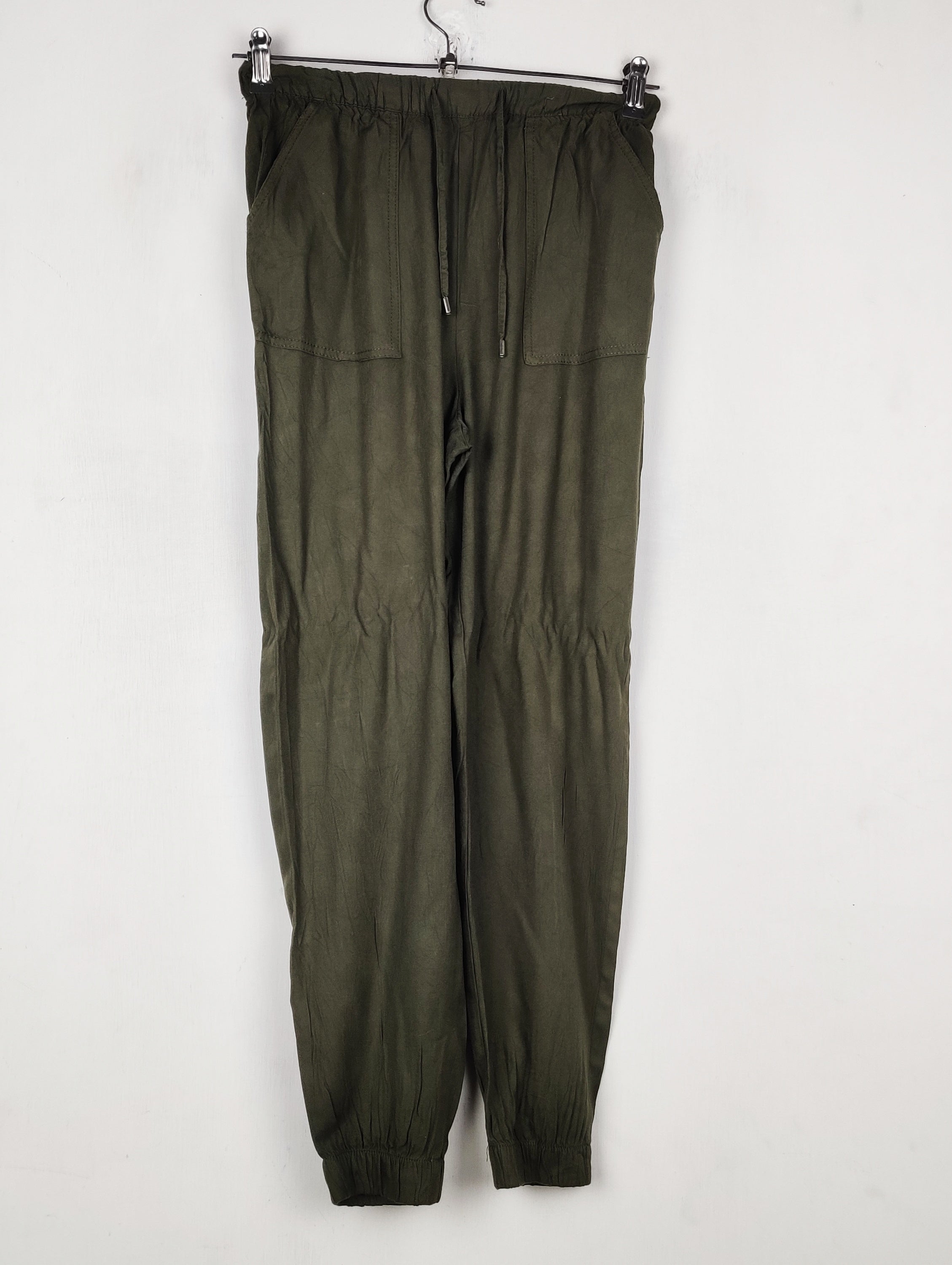 Buy online pre-used pre-loved 100% authentic & Original branded H&M (T-3263) available in Pakistan. Top international brands avilable.