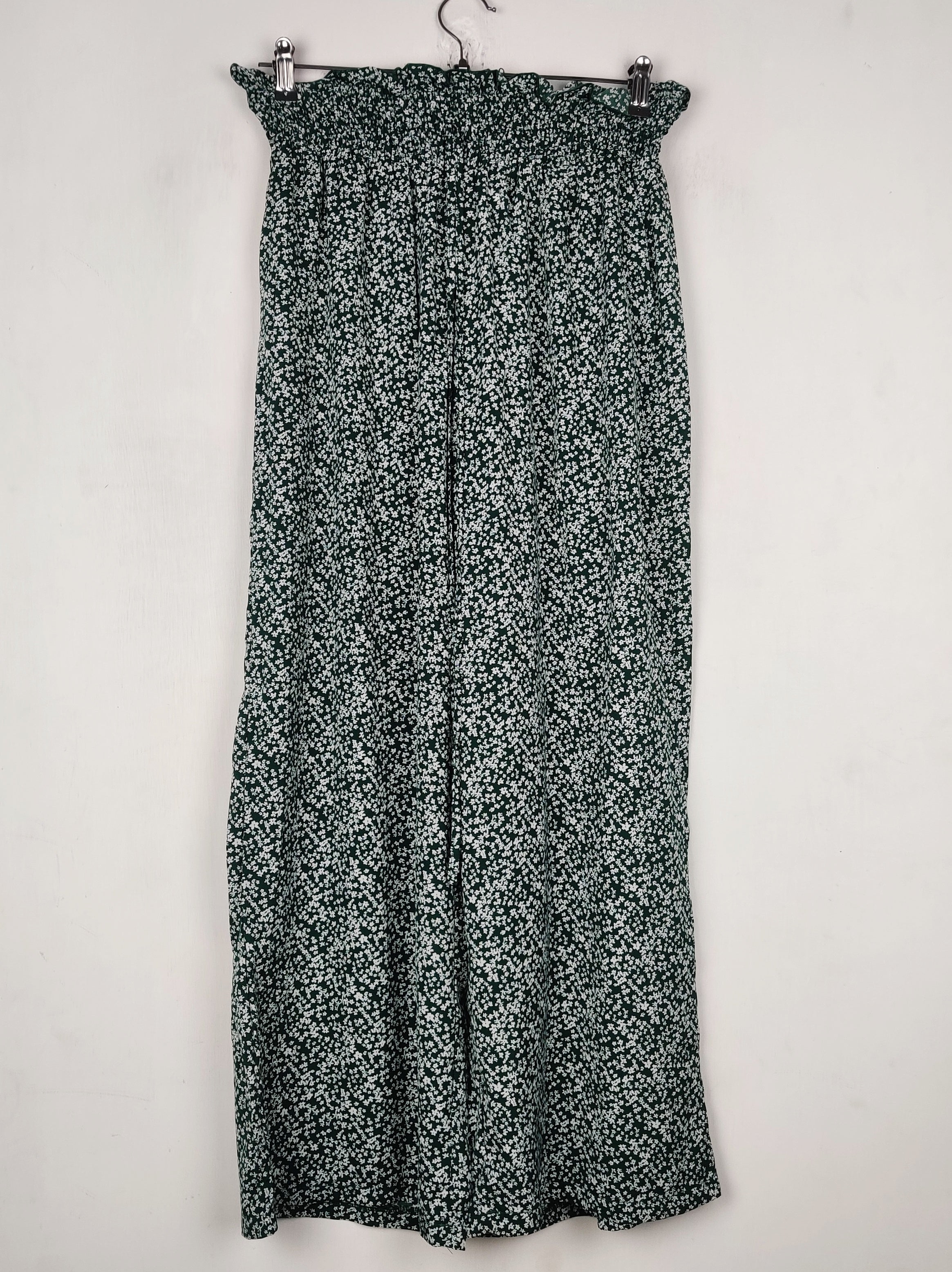 Buy online pre-used pre-loved 100% authentic & Original branded Shein (T-3267) available in Pakistan. Top international brands avilable.
