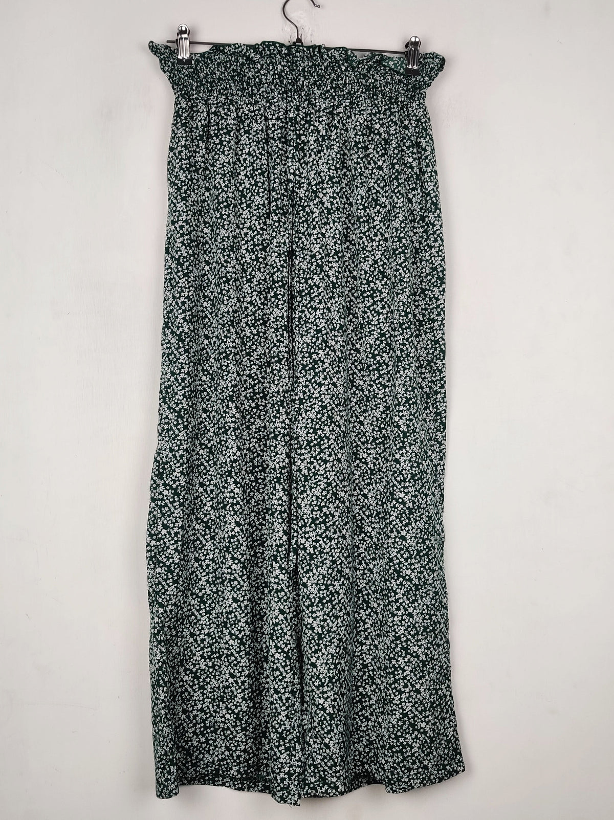 Buy online pre-used pre-loved 100% authentic & Original branded Shein (T-3267) available in Pakistan. Top international brands avilable.