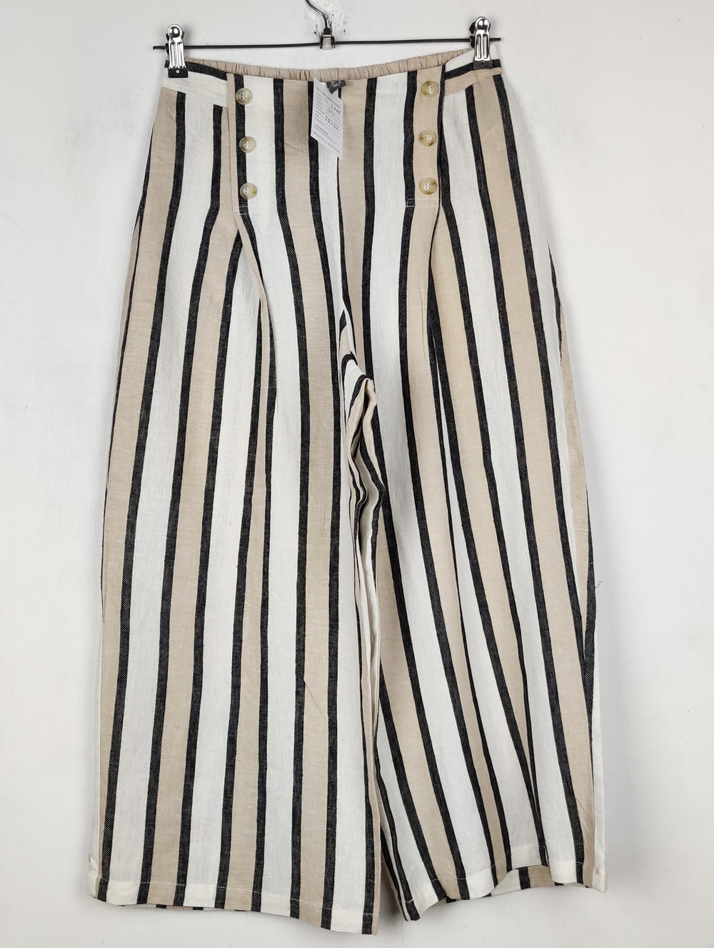 Buy online pre-used pre-loved 100% authentic & Original branded Primark (T-3269) available in Pakistan. Top international brands avilable.