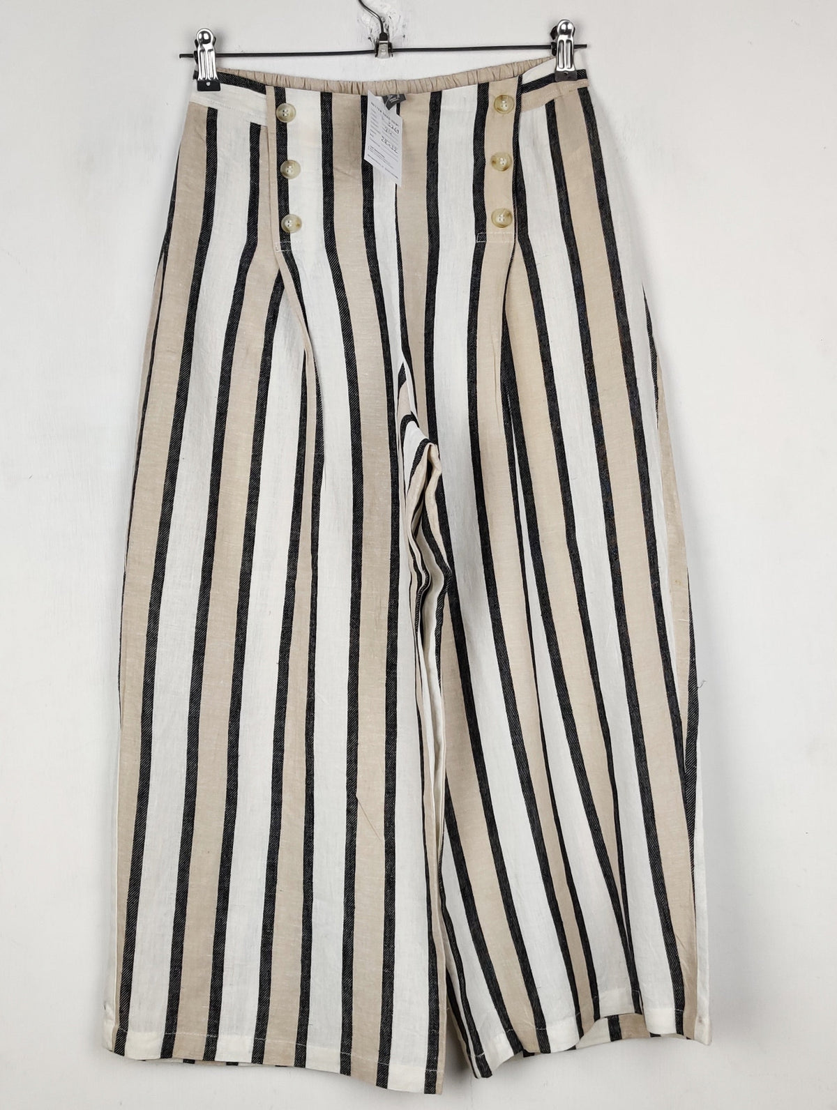 Buy online pre-used pre-loved 100% authentic & Original branded Primark (T-3269) available in Pakistan. Top international brands avilable.