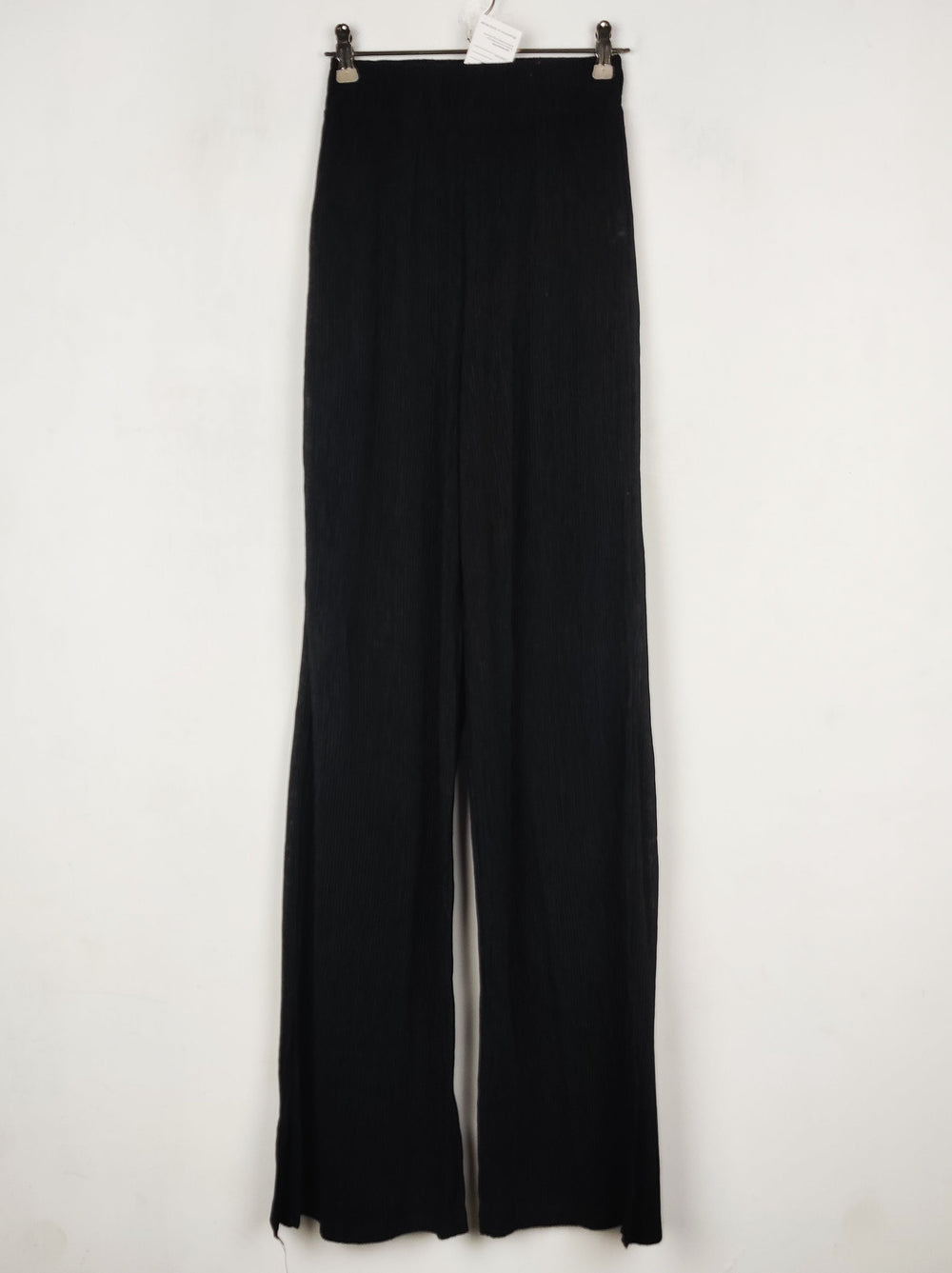 Buy online pre-used pre-loved 100% authentic & Original branded Zara (T-3273) available in Pakistan. Top international brands avilable.