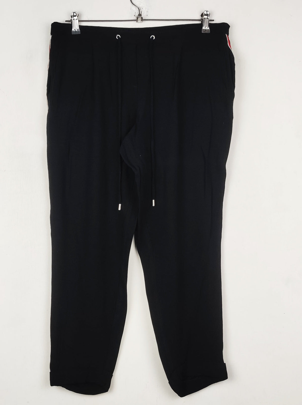 Buy online pre-used pre-loved 100% authentic & Original branded Marks & Spencer (T-3275) available in Pakistan. Top international brands avilable.