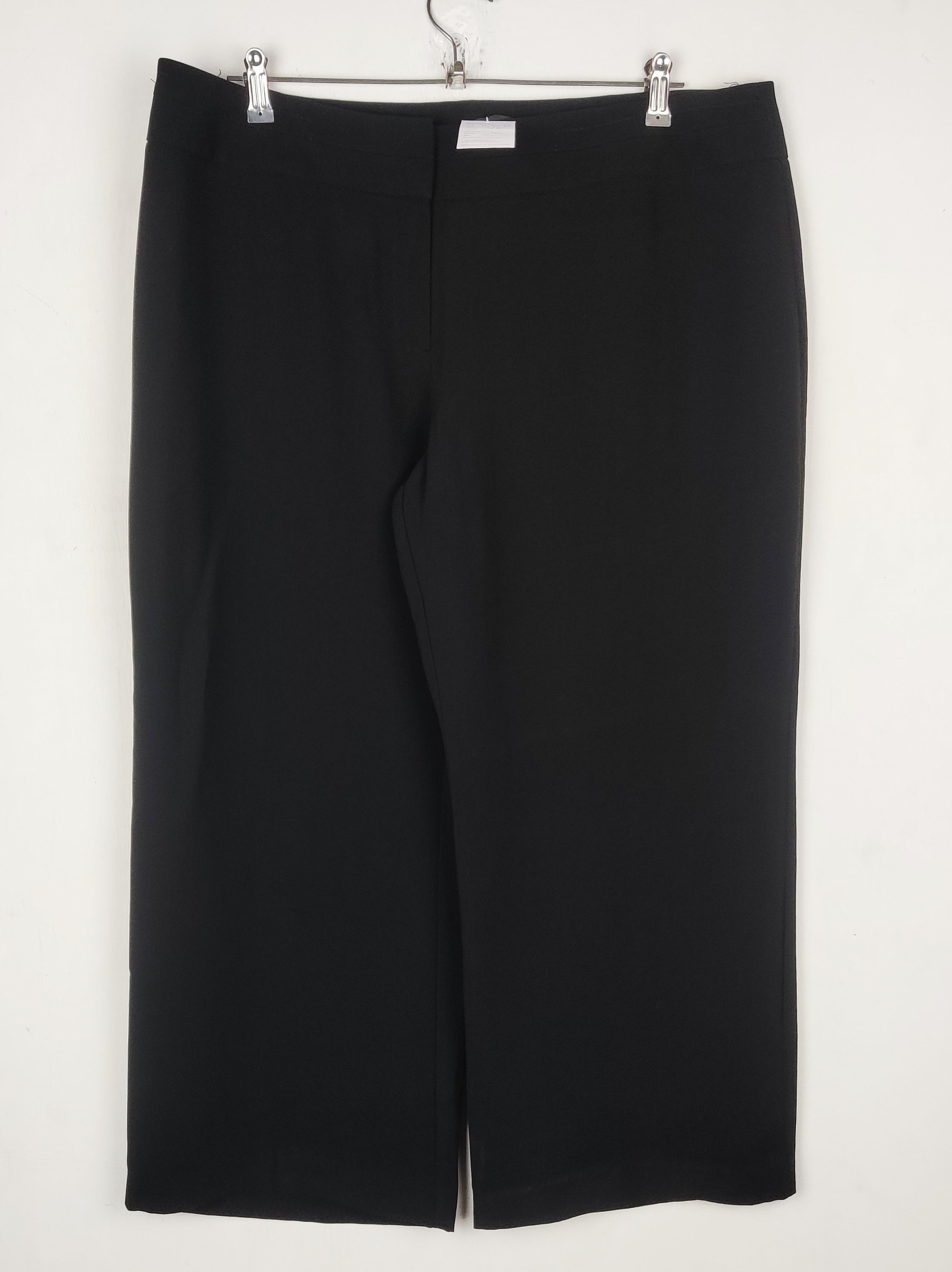 Buy online pre-used pre-loved 100% authentic & Original branded Marks & Spencer (T-3276) available in Pakistan. Top international brands avilable.