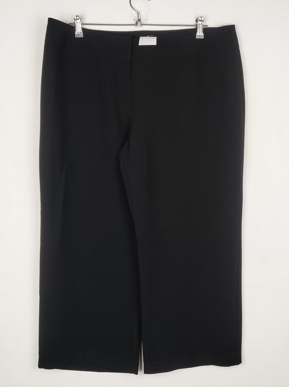 Buy online pre-used pre-loved 100% authentic & Original branded Marks & Spencer (T-3276) available in Pakistan. Top international brands avilable.