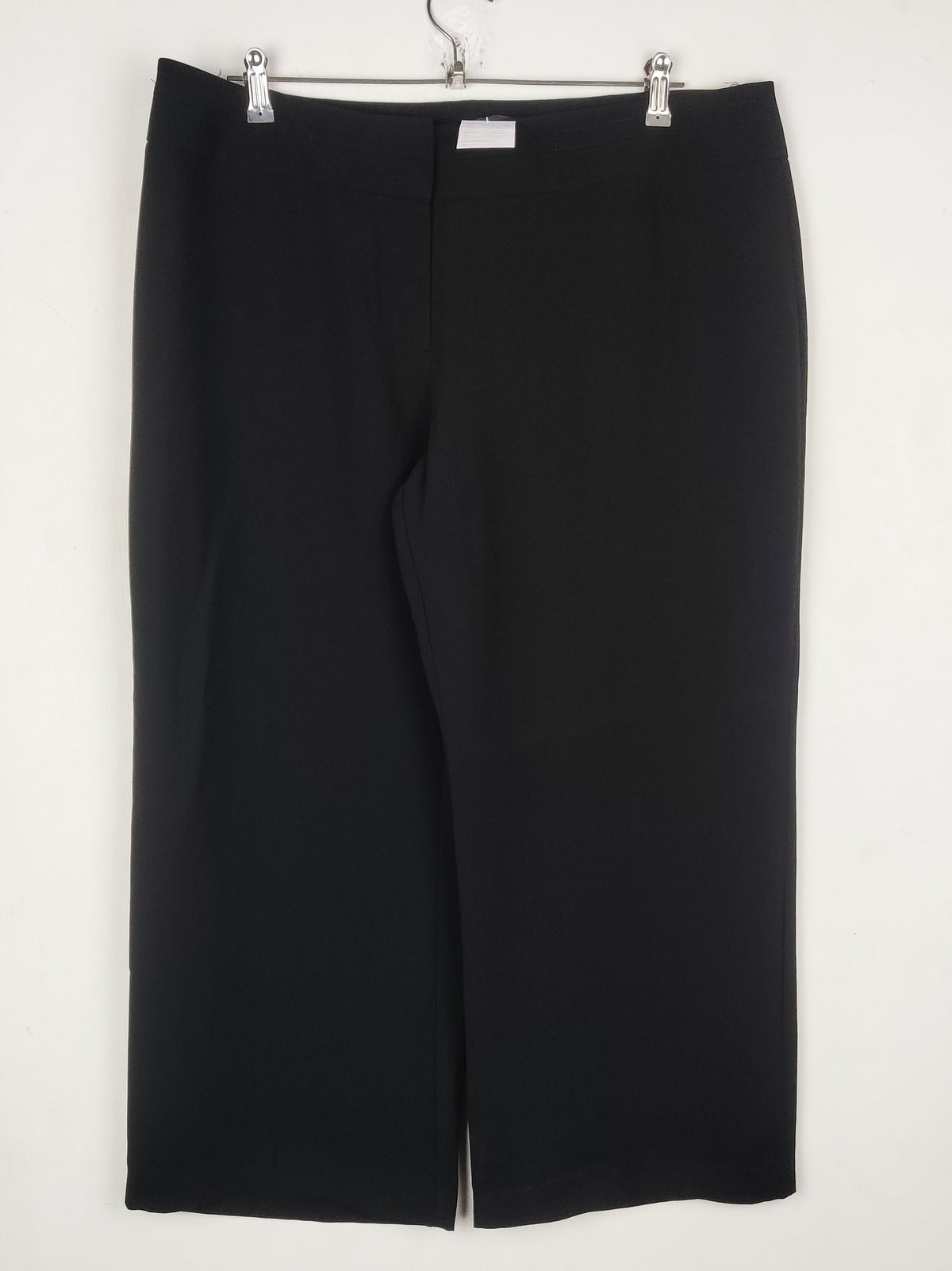 Buy online pre-used pre-loved 100% authentic & Original branded Marks & Spencer (T-3276) available in Pakistan. Top international brands avilable.