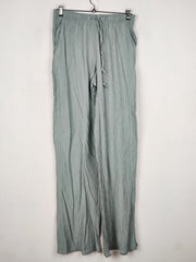Buy online pre-used pre-loved 100% authentic & Original branded Zara (T-3277) available in Pakistan. Top international brands avilable.