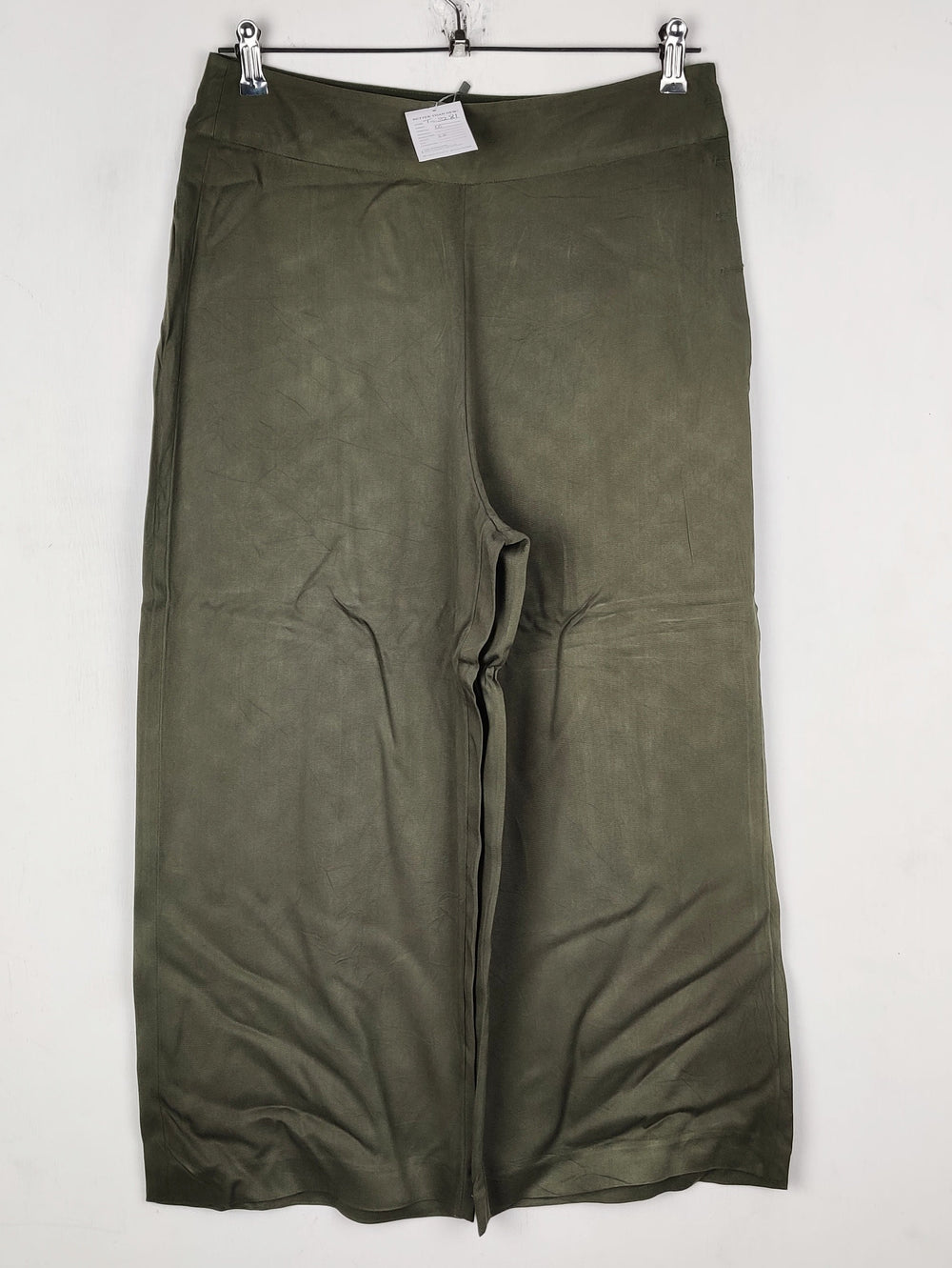 Buy online pre-used pre-loved 100% authentic & Original branded Oasis (T-3281) available in Pakistan. Top international brands avilable.