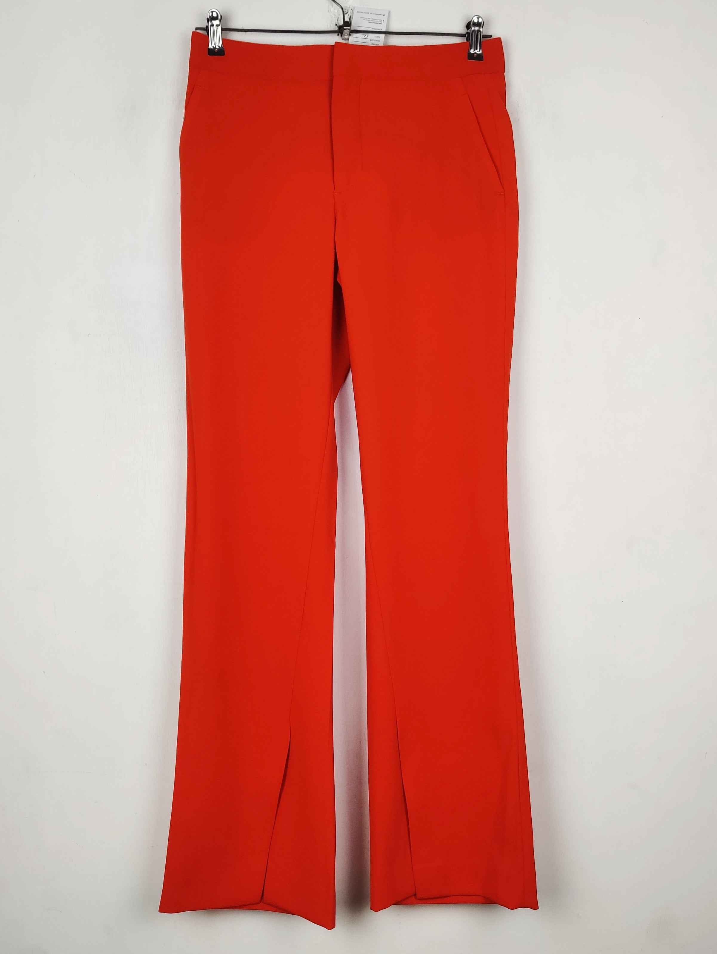 Buy online pre-used pre-loved 100% authentic & Original branded Zara (T-3292) available in Pakistan. Top international brands avilable.