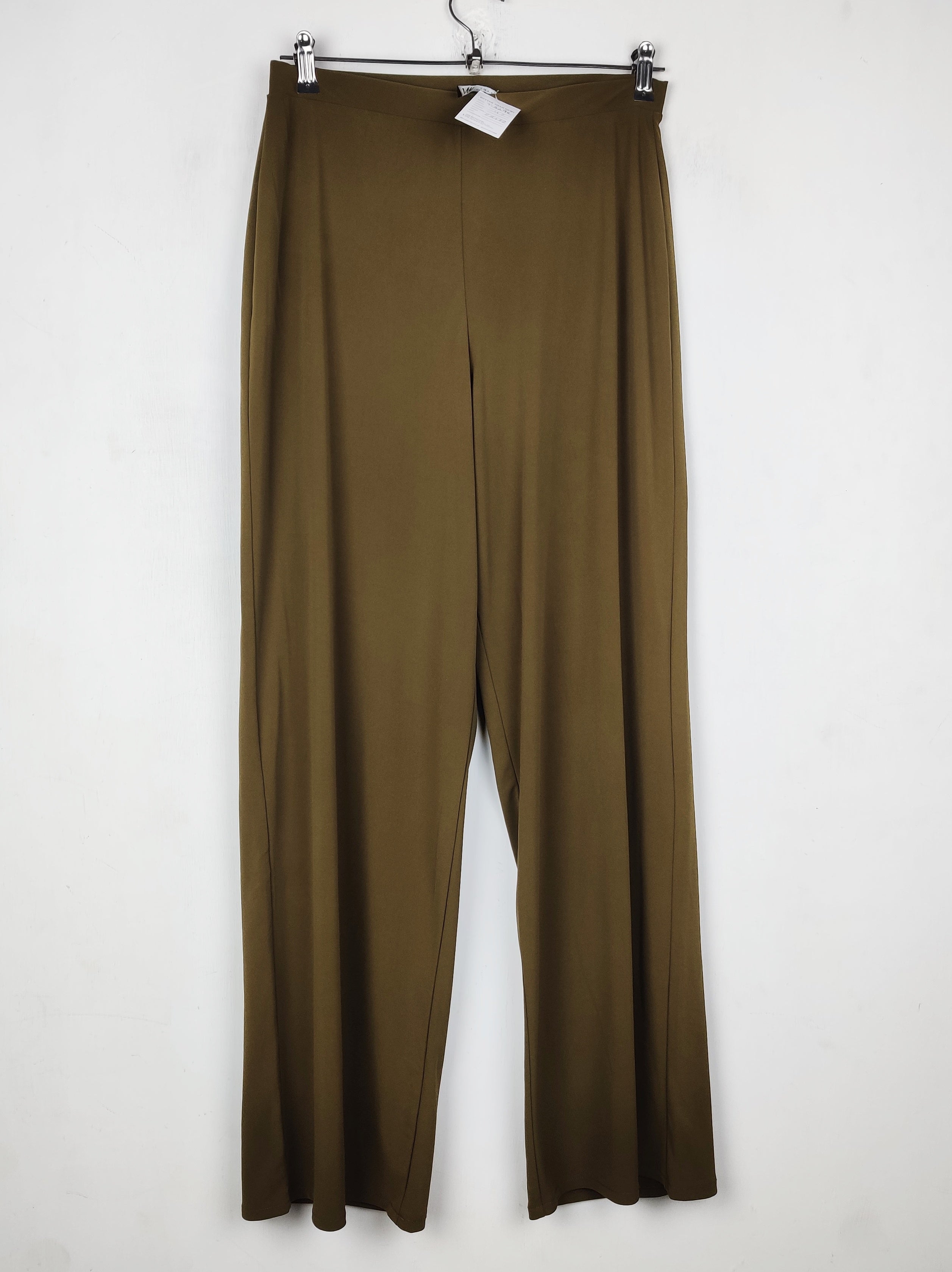 Buy online pre-used pre-loved 100% authentic & Original branded Zara (T-3296) available in Pakistan. Top international brands avilable.
